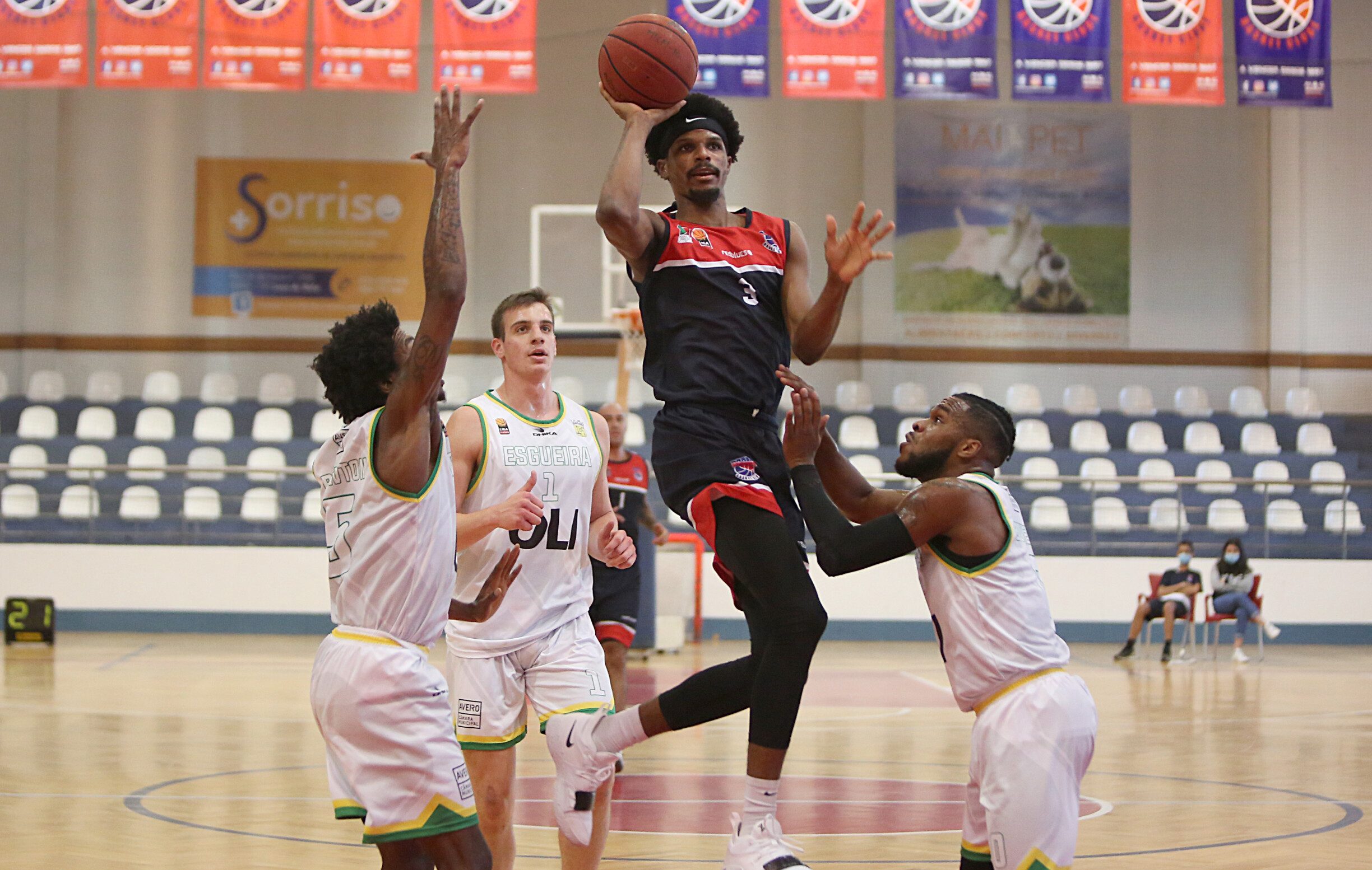 Cameron Jackson foi o mais valioso da 1.ª jornada