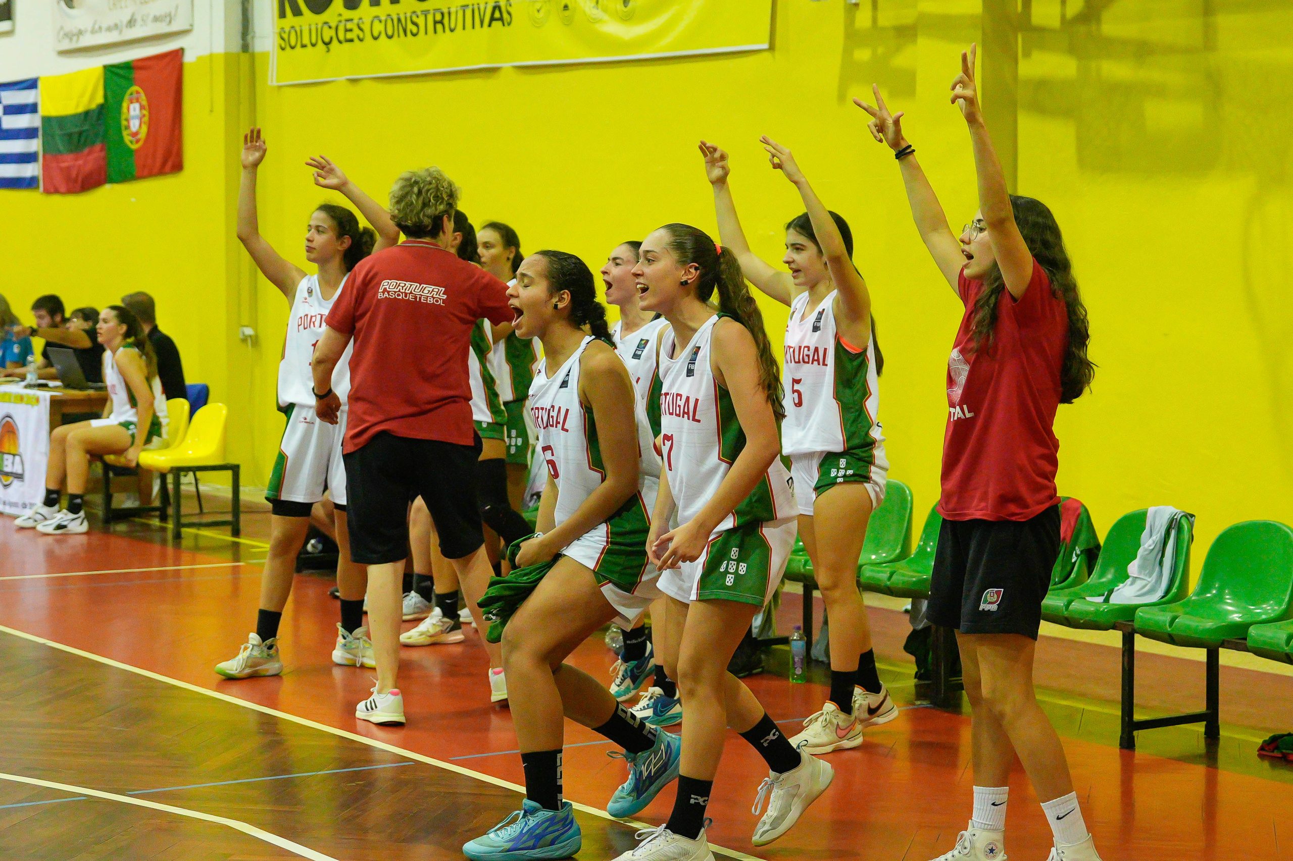 Basquetebol: Portugal vence Grécia e mantém segundo lugar do grupo para o  Europeu-2023 - Futebol 365