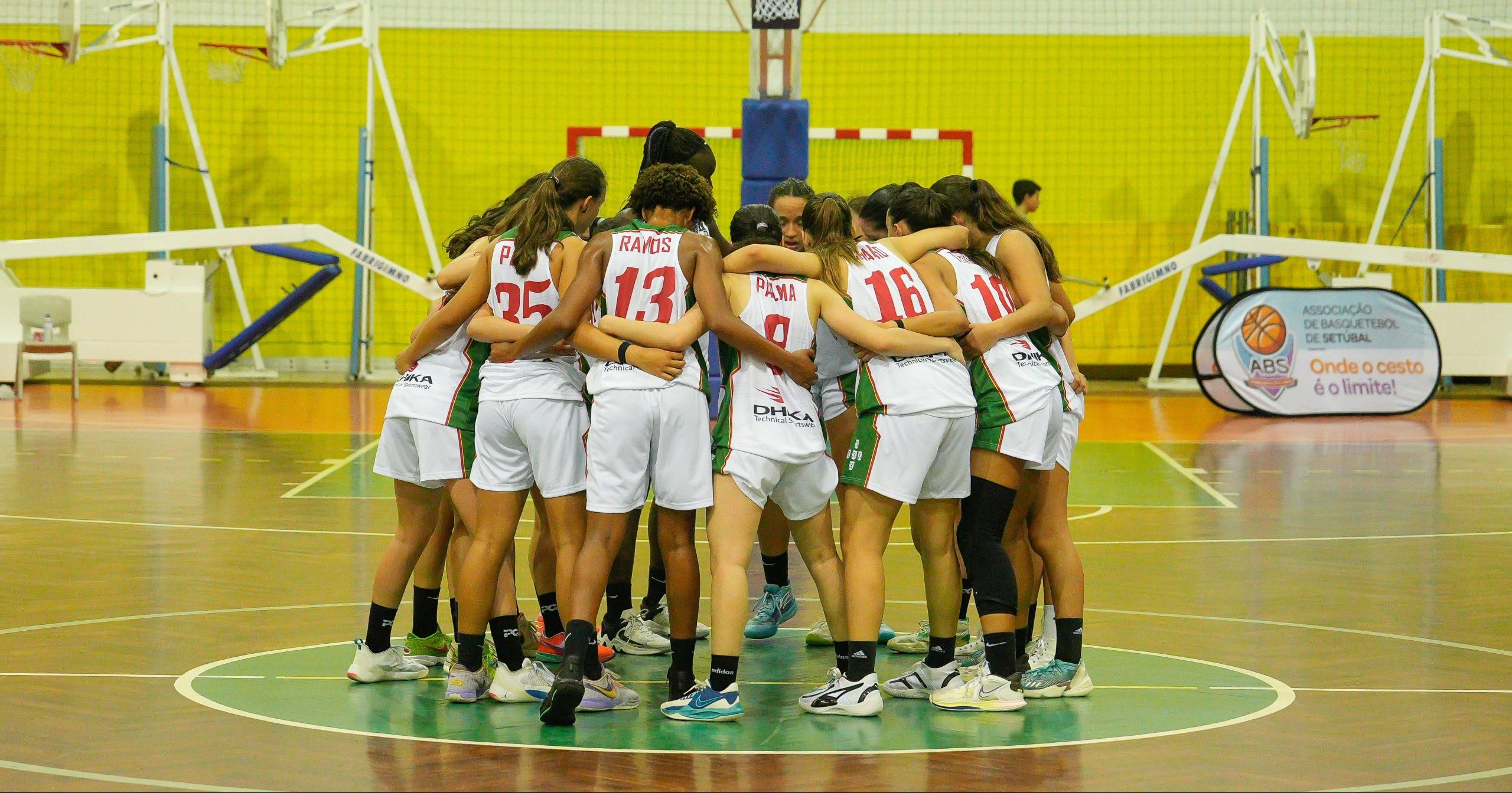 Portugal vence Grécia e mantém segundo lugar do grupo para o EuroBasket  2023 - Basquetebol - Jornal Record