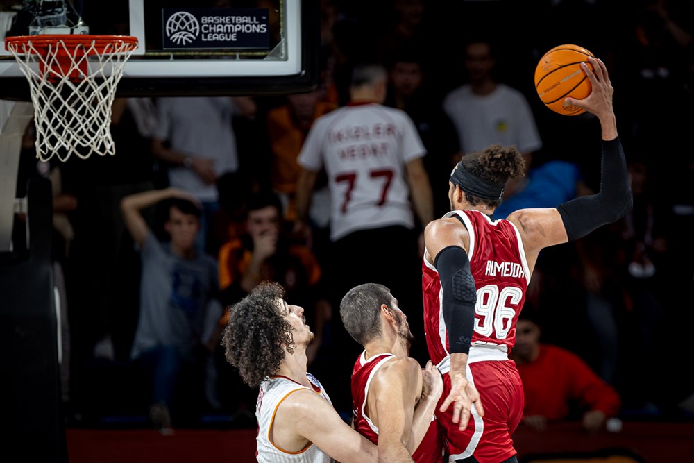 Benfica perde com Galatasaray e diz adeus à Champions de basquetebol